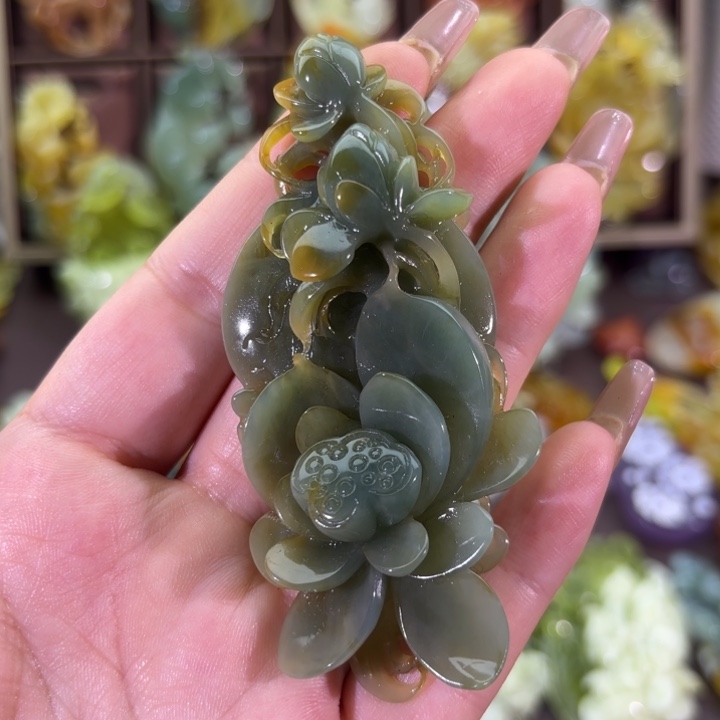 未镶嵌蛇纹石玉颈饰