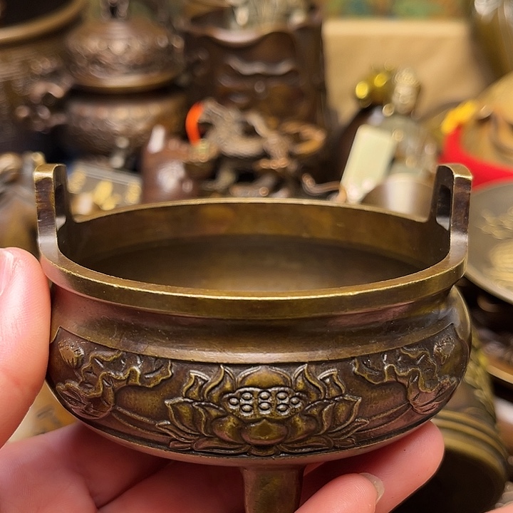 精美铜器批发档口