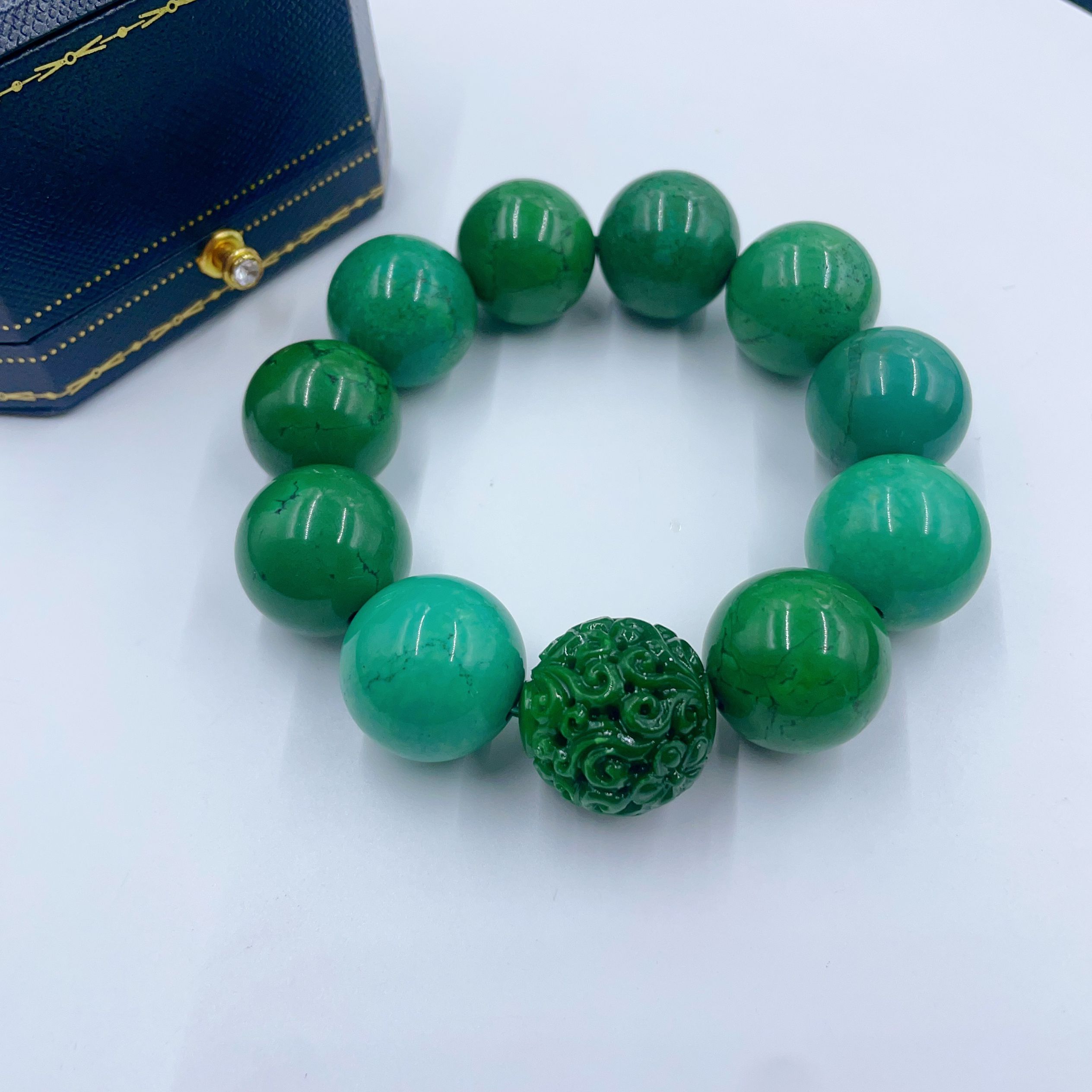 4994   绿色珠珠手串多样性发货