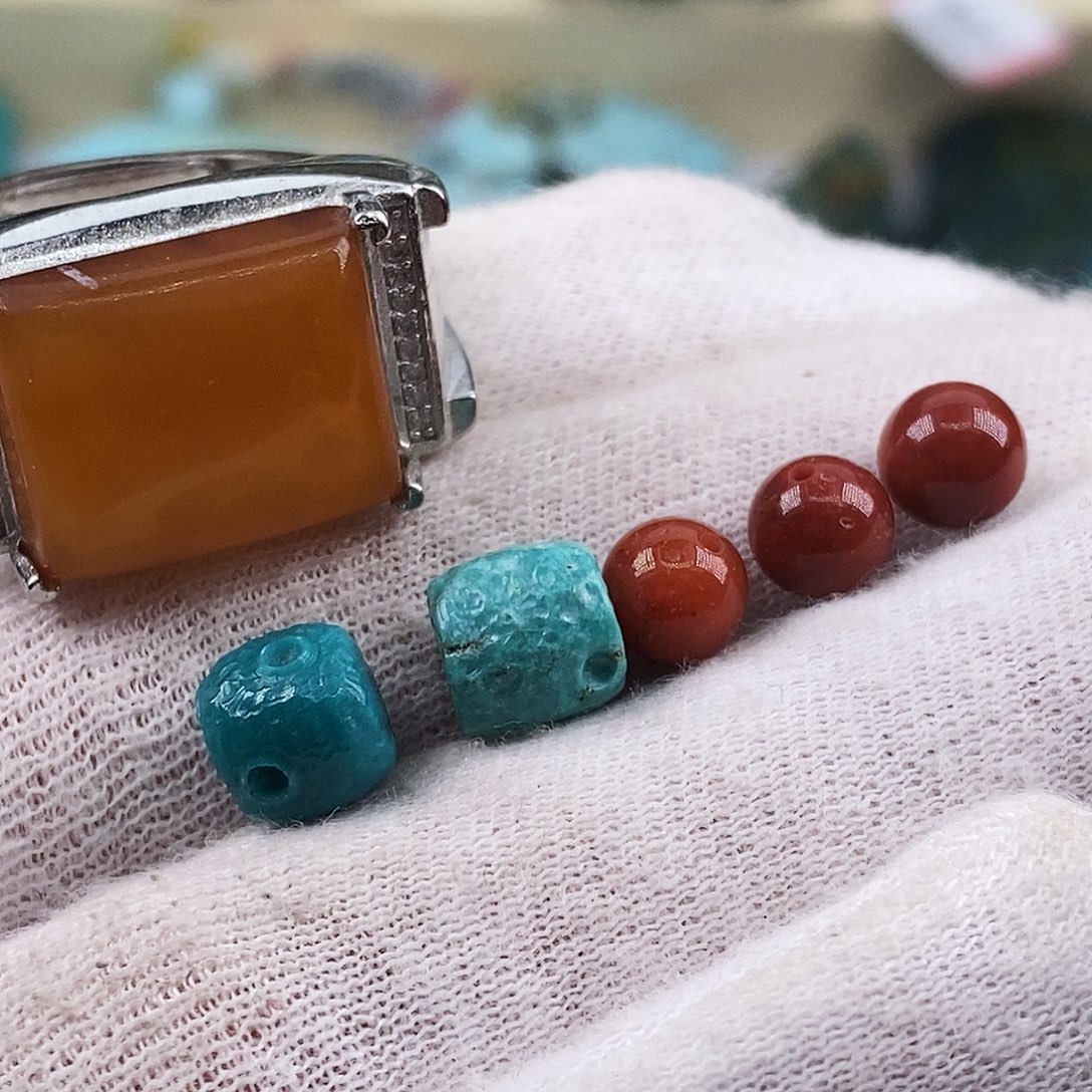 南红玛瑙未镶嵌珠宝奇石