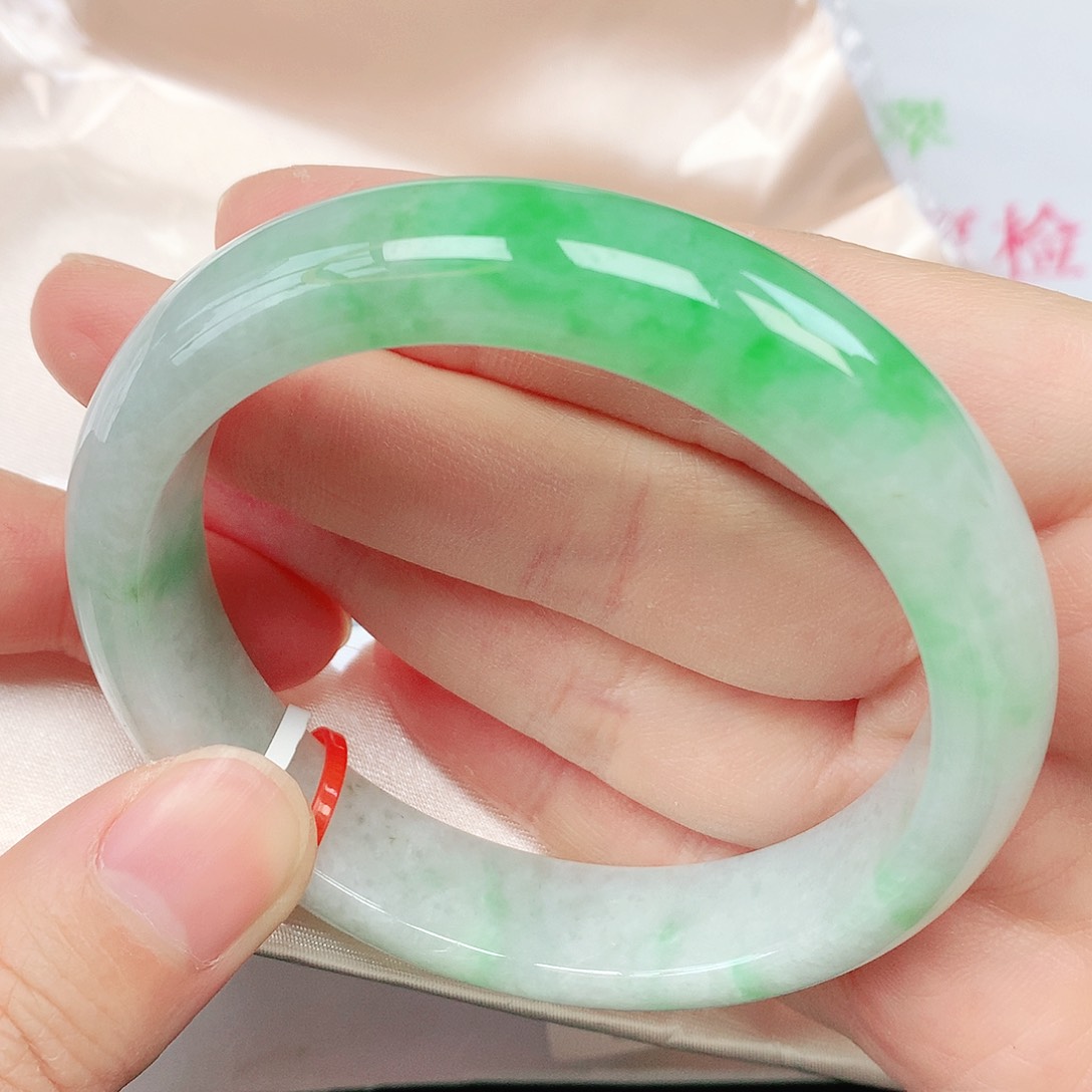 翡翠手镯未镶嵌抖音637