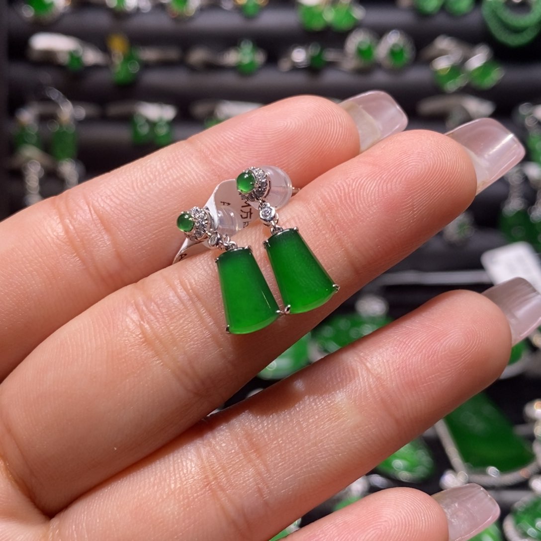 翡翠耳饰18K金镶嵌天然翡翠