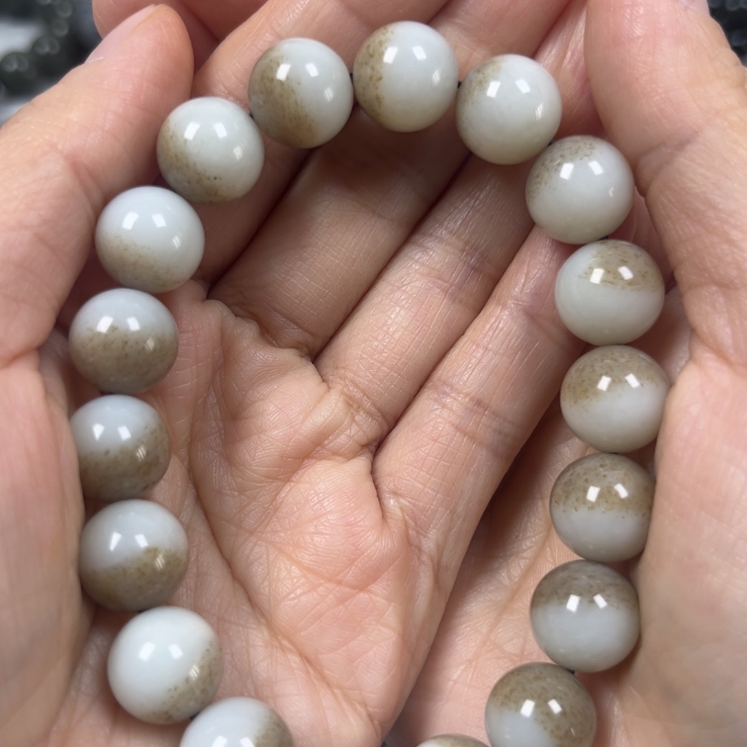 和田玉手链未镶嵌卡12圆珠