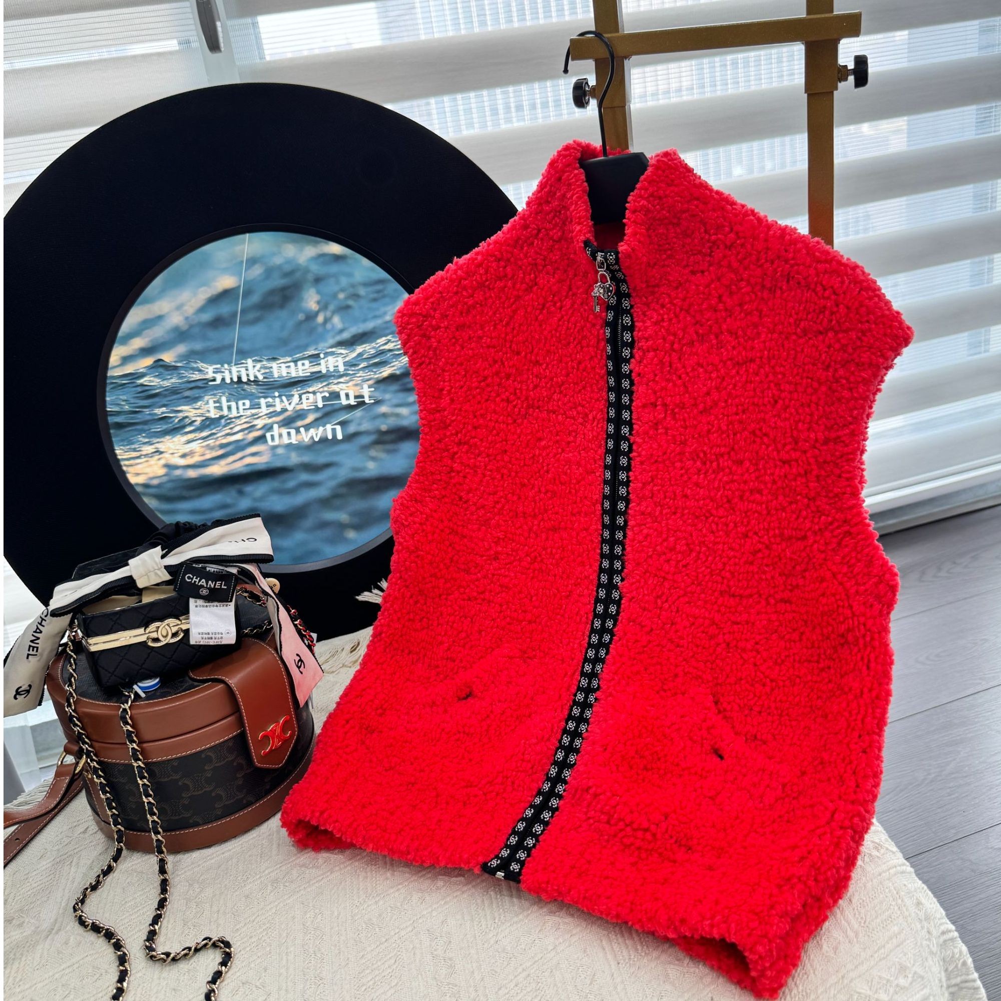 99新 Chanel/香奈儿 红色羊羔绒马甲 36码