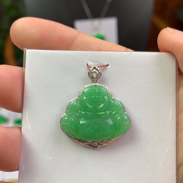 翡翠18K金镶嵌颈饰翡翠吊坠