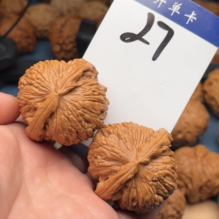 文玩核桃吊坠白狮子 43精修 27