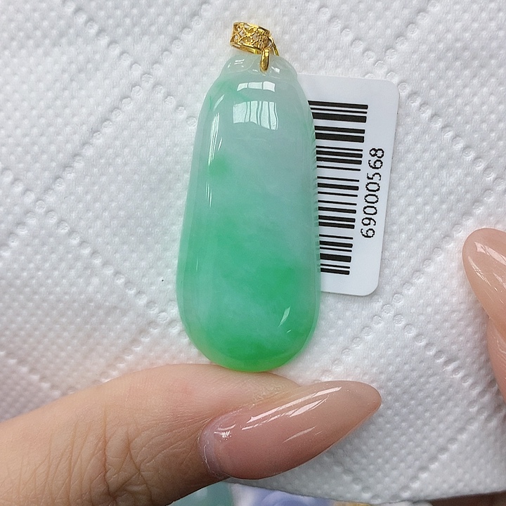 颈饰18K金镶嵌翡翠