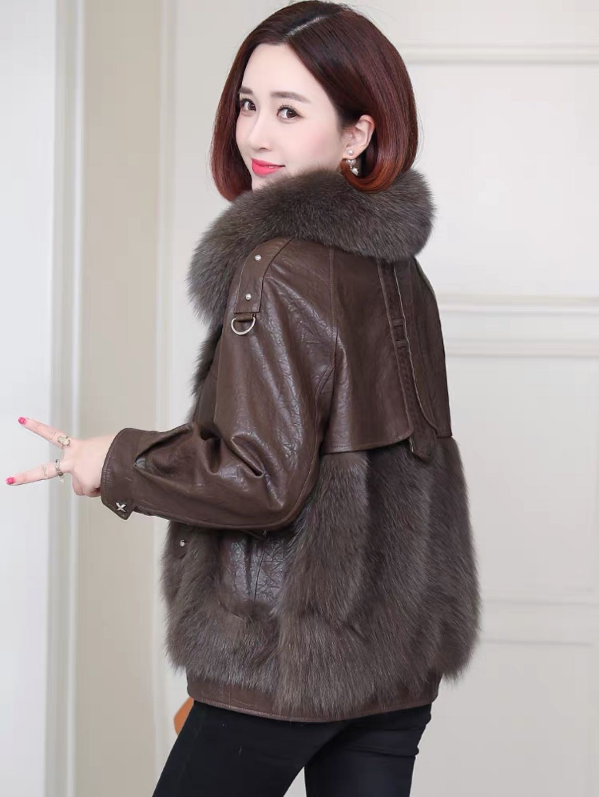 海宁托斯卡女士外套高端大气保暖加厚洋气秋冬款皮衣外套140-68