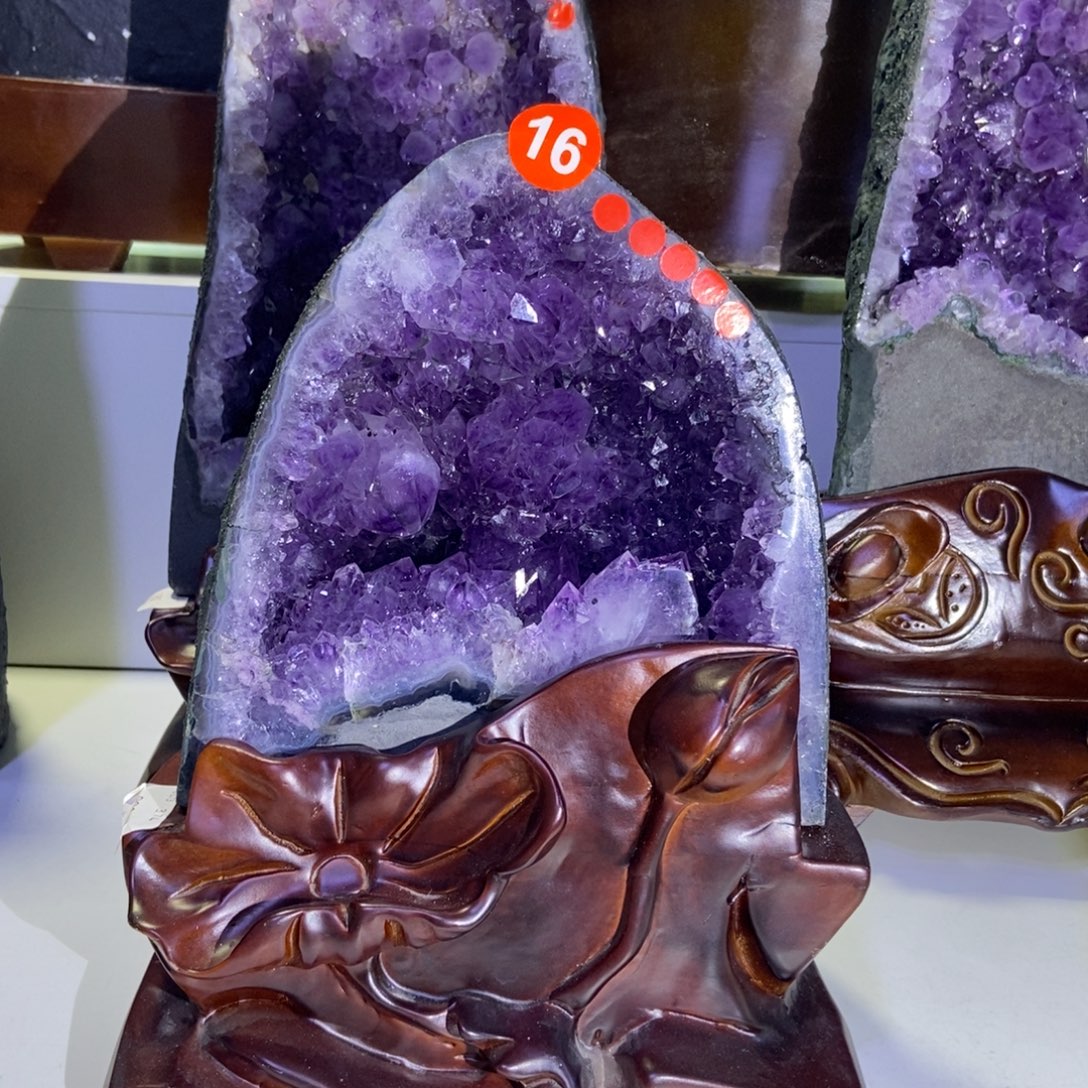 未镶嵌水晶大型摆件（非配饰）