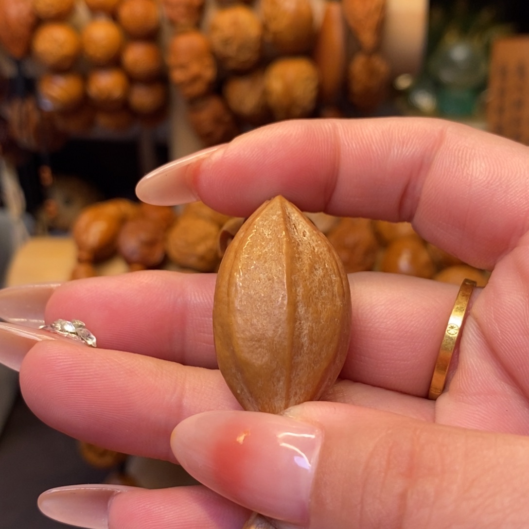 橄榄核手串/手链?****。新年快乐