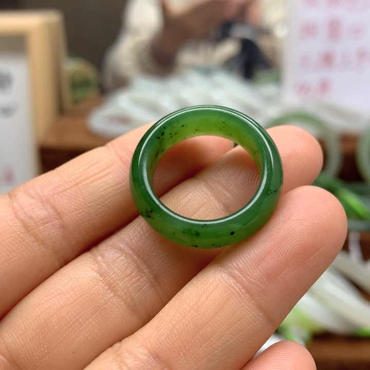 未镶嵌戒指和田玉（碧玉）璇*