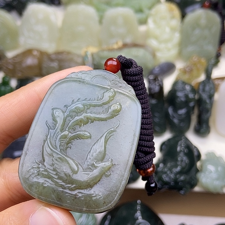 和田玉未镶嵌颈饰