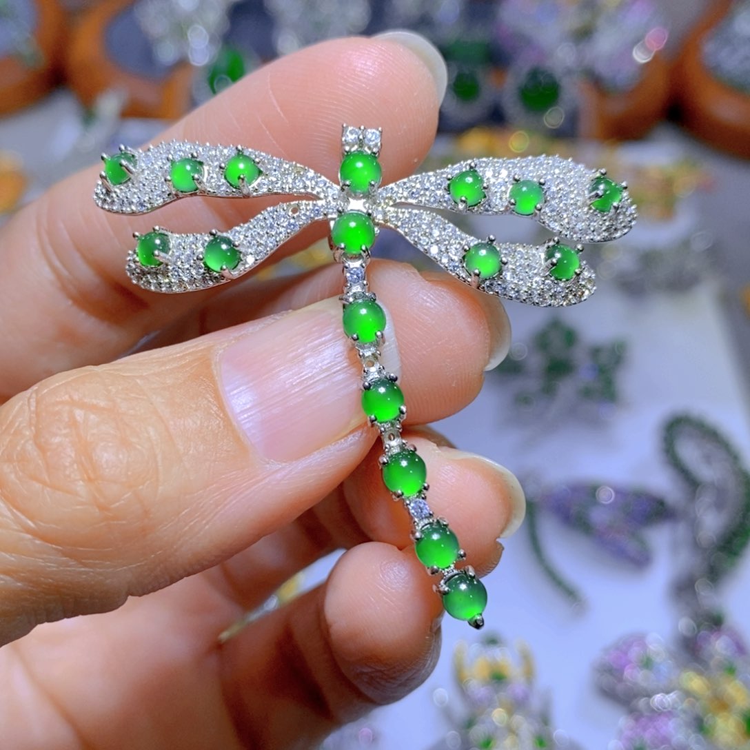 翡翠颈饰银S925镶嵌天然翡翠