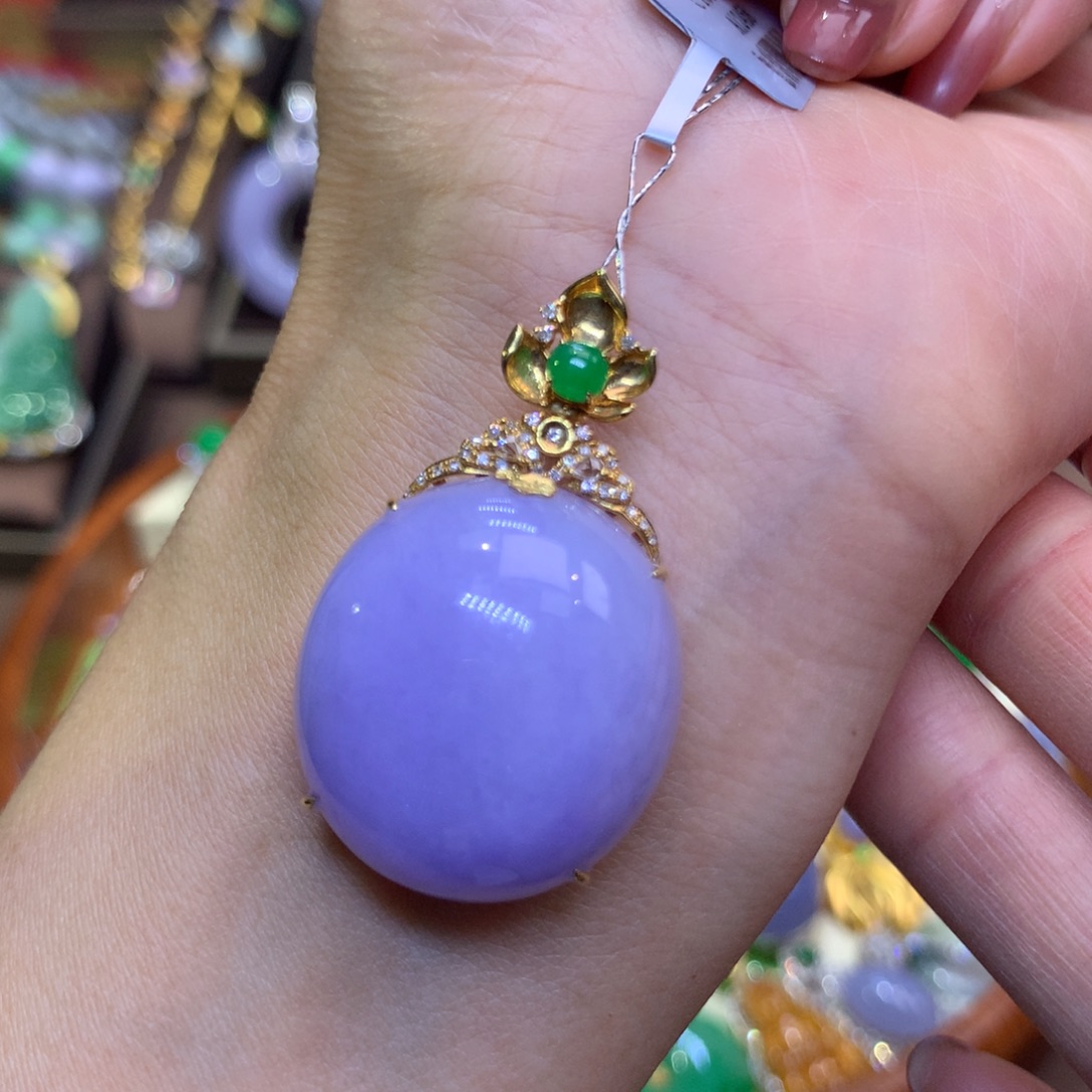 翡翠18K金镶嵌颈饰