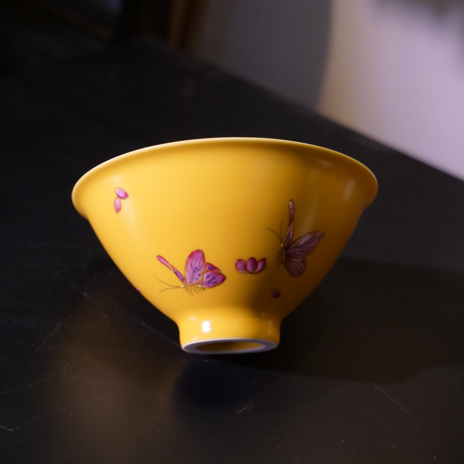 四海【鸡油黄蝴蝶斗笠杯】中式复古精美陶瓷茶器具茶杯容量100ml