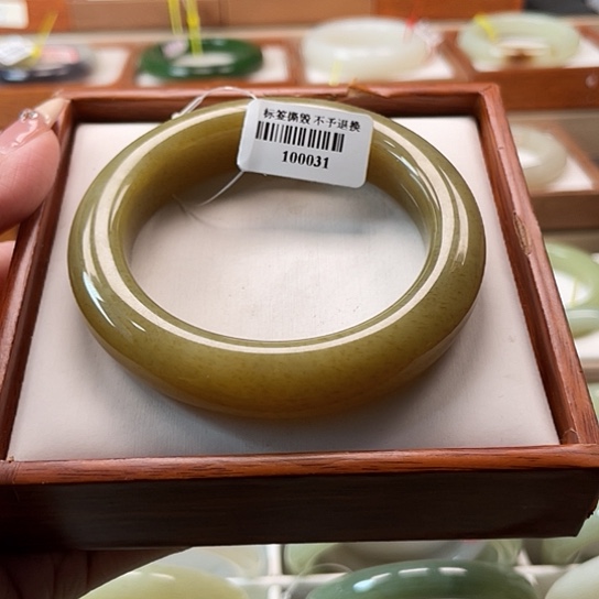 和田玉手镯未镶嵌55 56