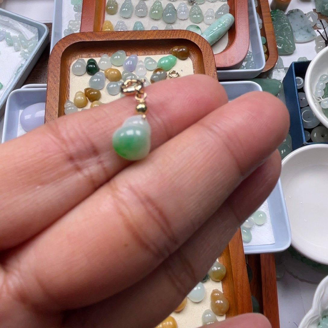 翡翠颈饰未镶嵌67867888