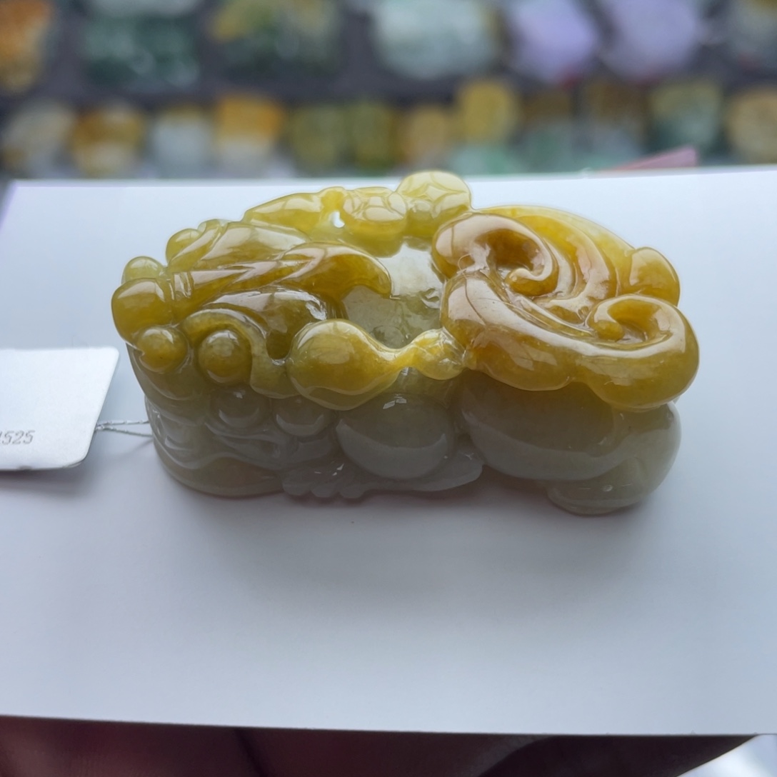 翡翠颈饰未镶嵌貔貅