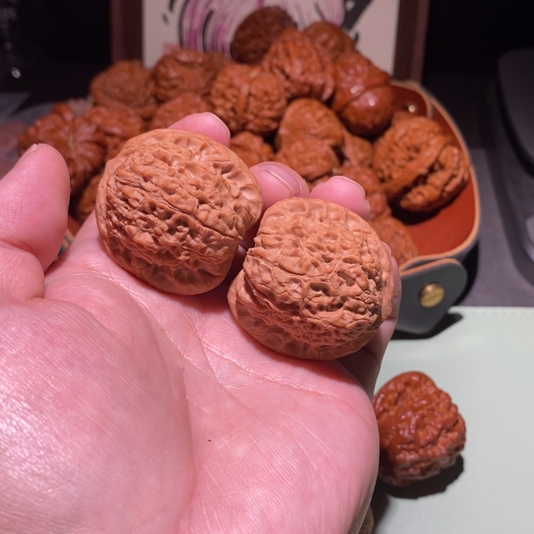 L***。吊坠文玩核桃全品36+血麒麟货头11188