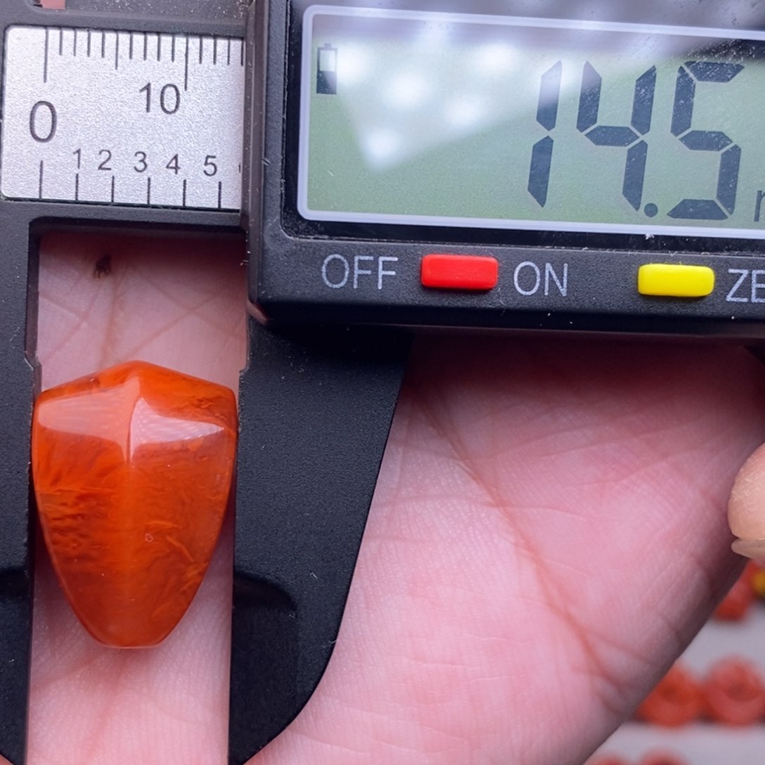 南红玛瑙配饰未镶嵌微瑕