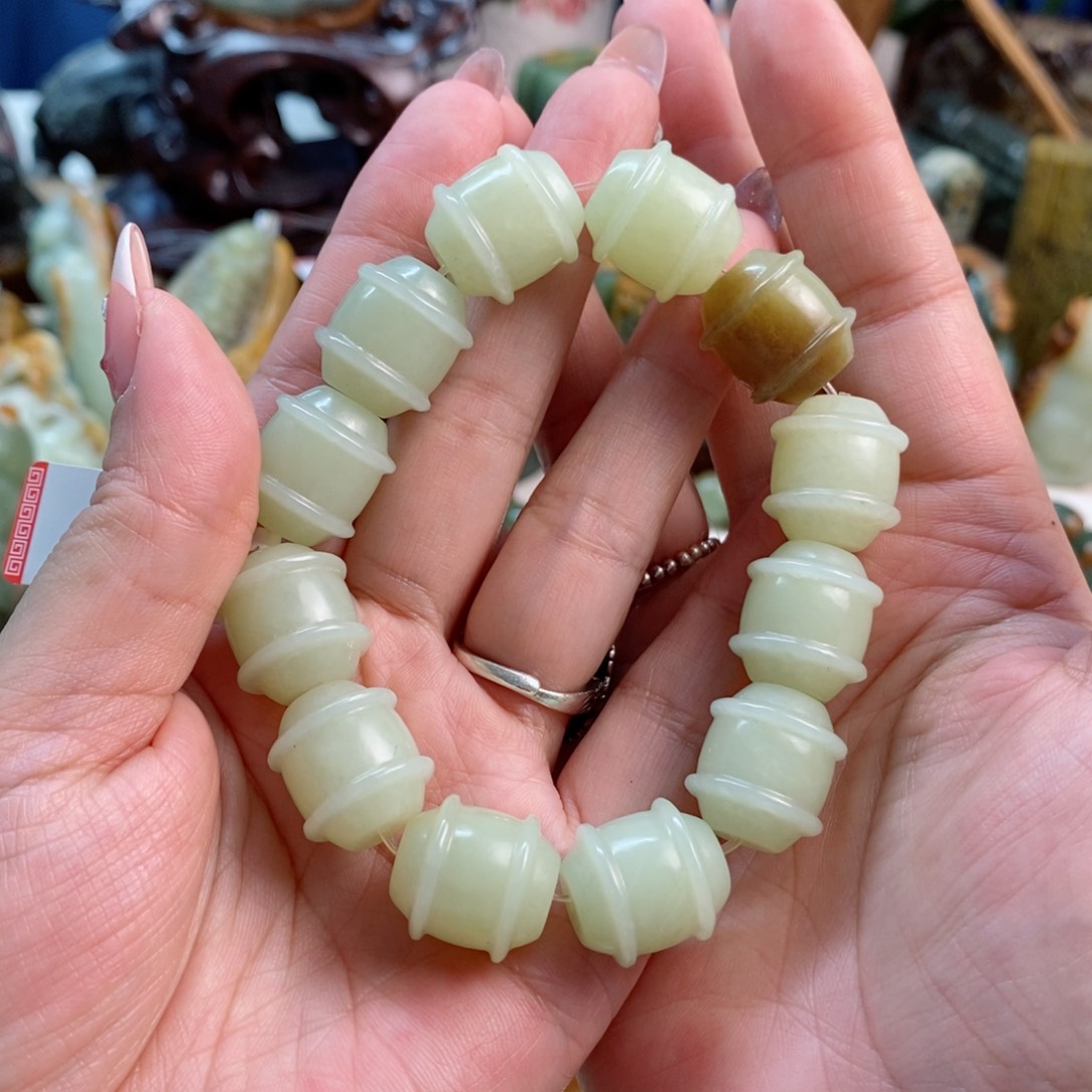 透闪石质玉手串未镶嵌