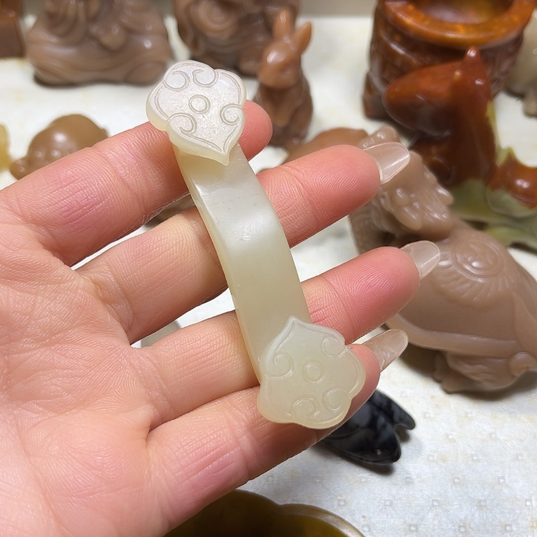 白玉菩提吊坠白玉菩提吊坠