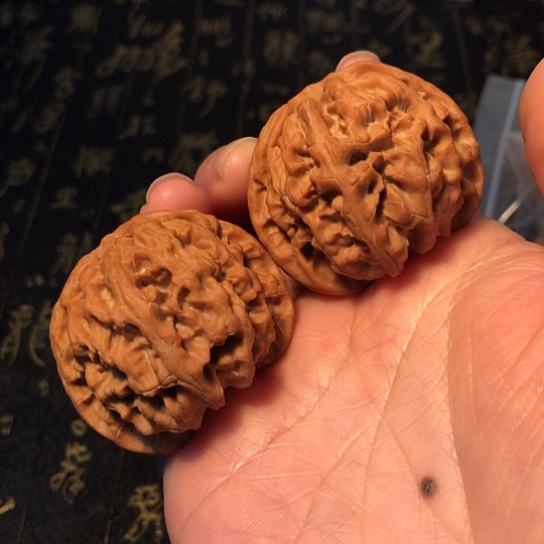 韩***倒文玩核桃把件苹果44mm