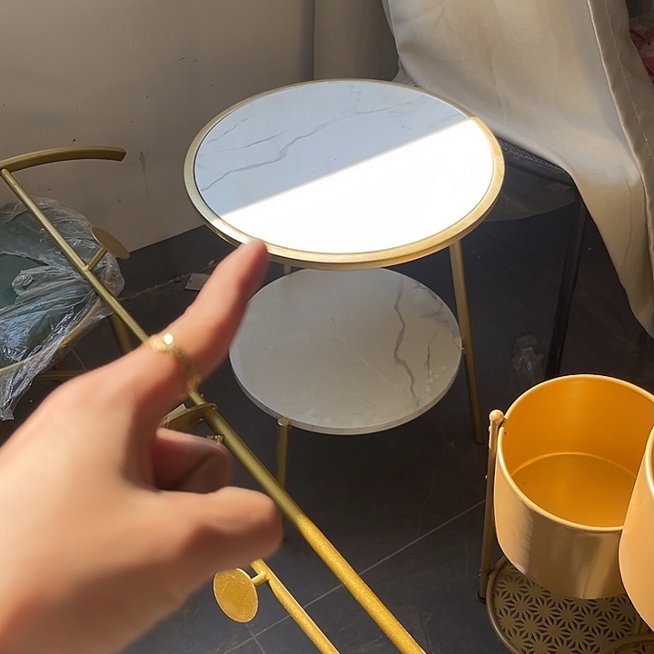 &***&发地下带圆镂空铁筐子的那款