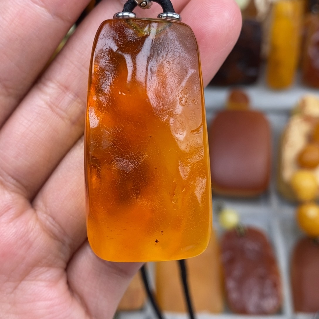未镶嵌吊坠(赠链)琥珀