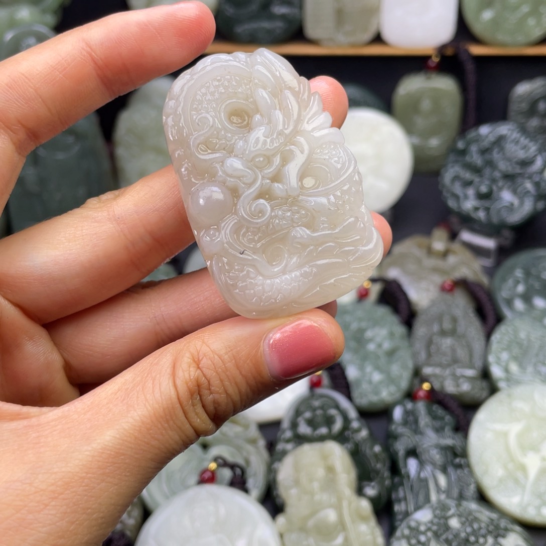 和田玉颈饰未镶嵌