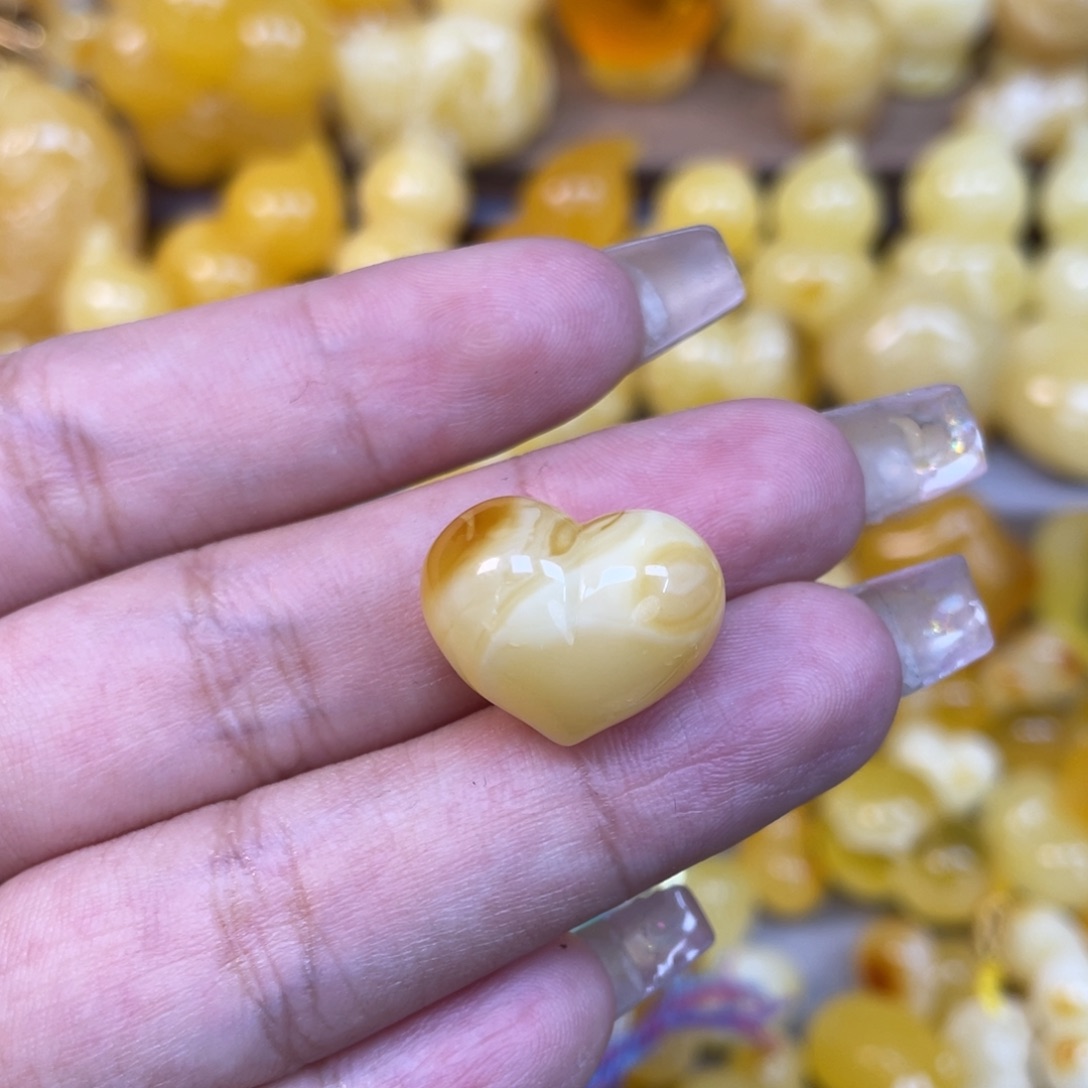 琥珀未镶嵌珠宝奇石