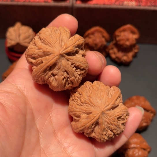 文玩核桃吊坠平谷大粗筋