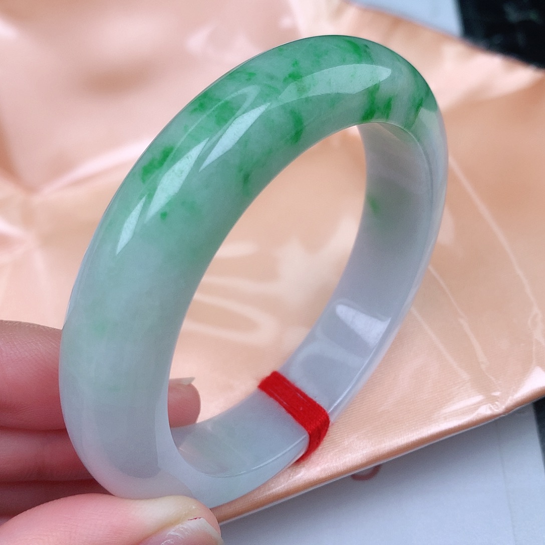 翡翠手镯未镶嵌天然