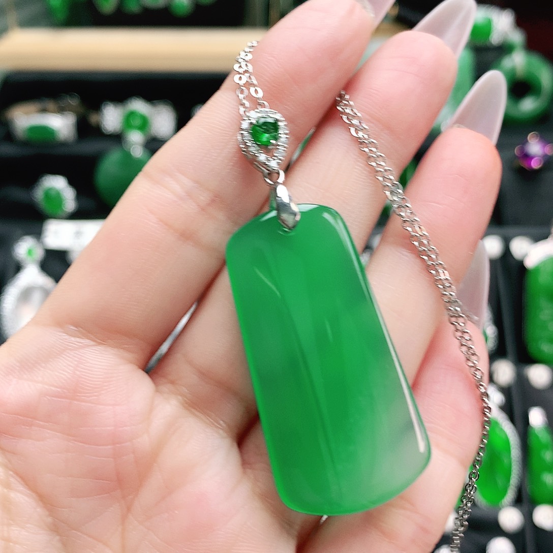 玛瑙/玉髓吊坠未镶嵌