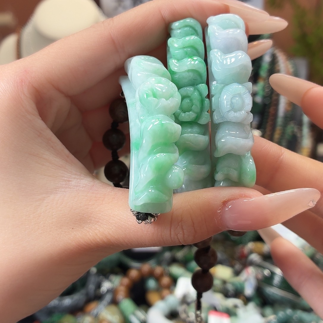 翡翠未镶嵌耳饰多样性发一手串