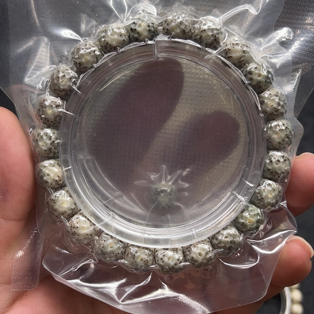 手串星月菩提10✖️9 手雕 龙鳞 石玉料 星点 