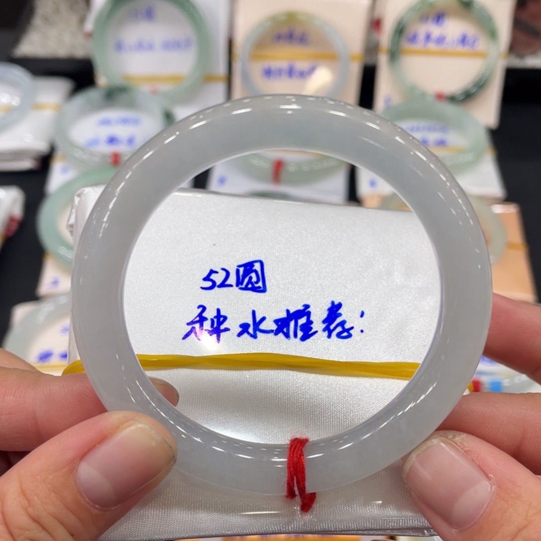 翡翠手镯未镶嵌缅甸翡翠天然翡翠