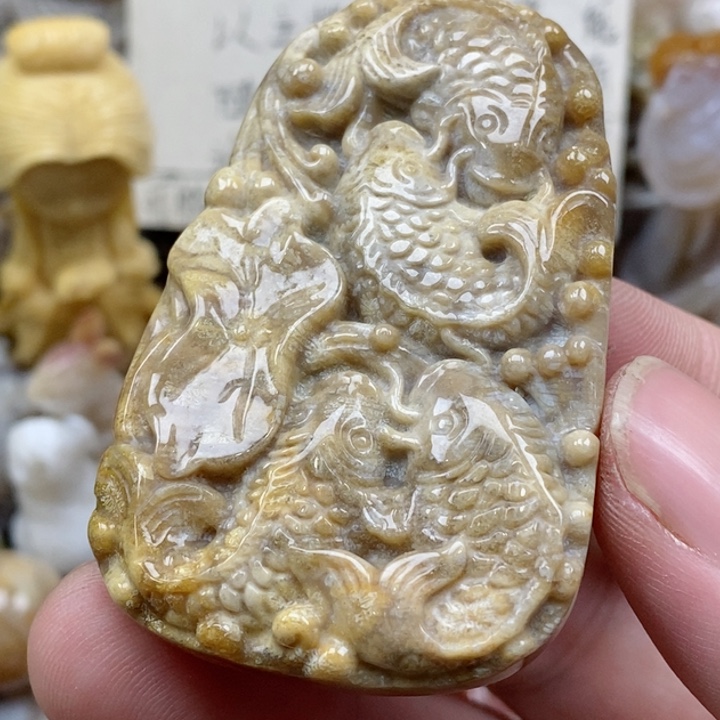 颈饰未镶嵌硅化珊瑚（珊瑚玉）