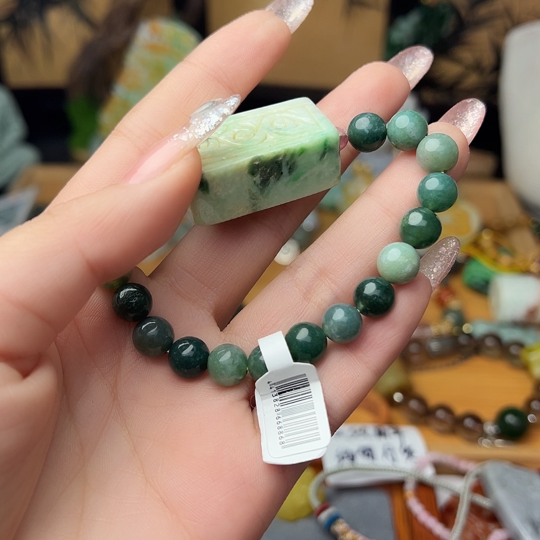 翡翠吊坠(赠链)未镶嵌吊坠