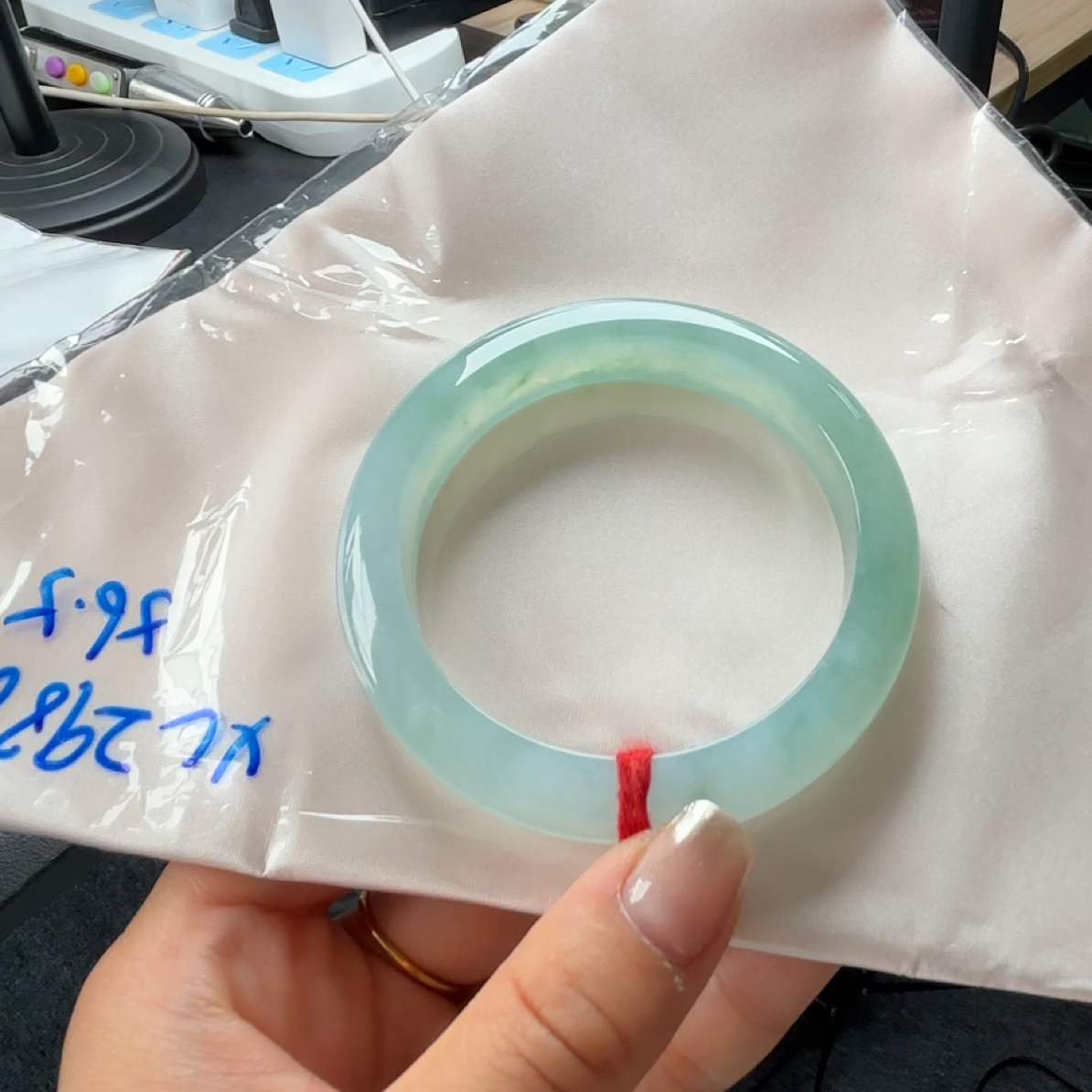 XC（上新）强强推56.4翡翠a货手镯