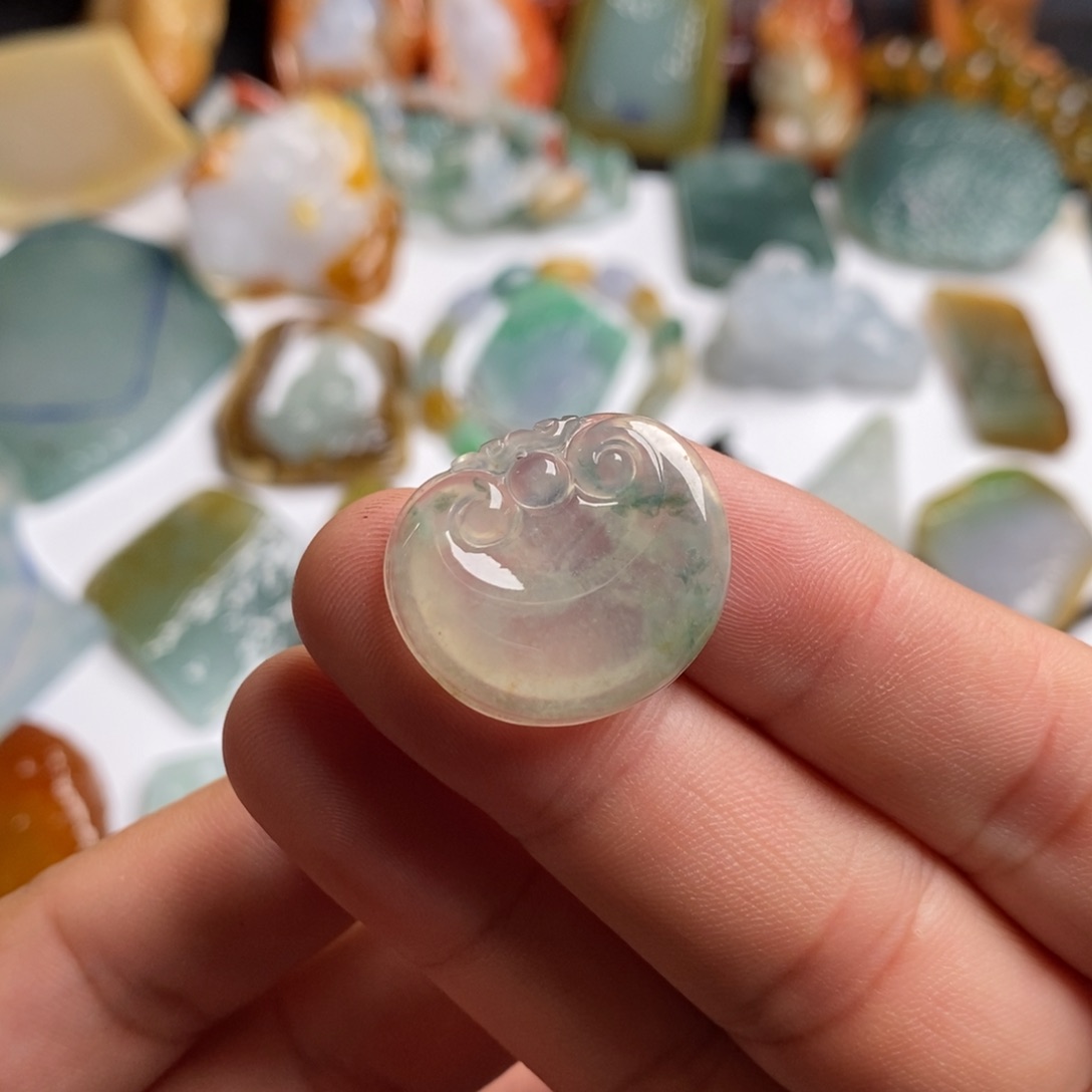 定制翡翠未镶嵌冰飘花如意