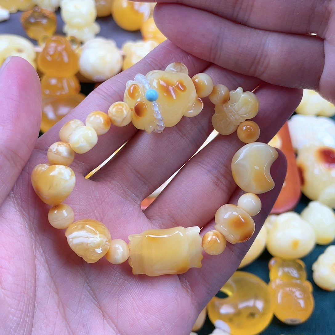 琥珀裸石未镶嵌蜜蜡