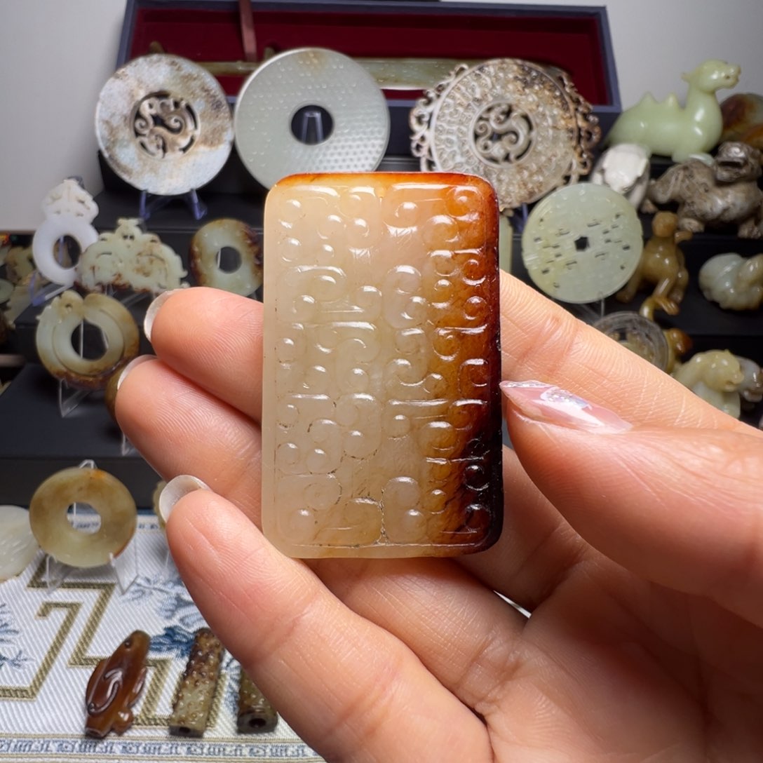 和田玉挂件未镶嵌博***藏