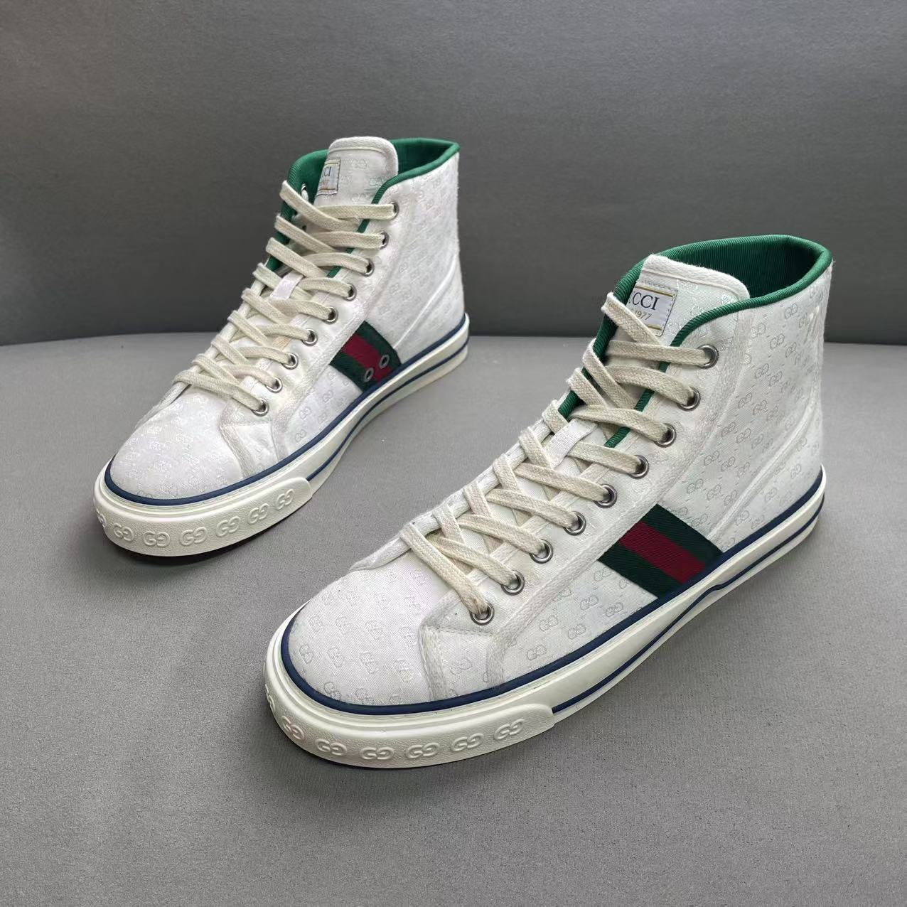95新 GUCCI/古驰 白色帆布双G互扣老花满印1977高帮板鞋 41码