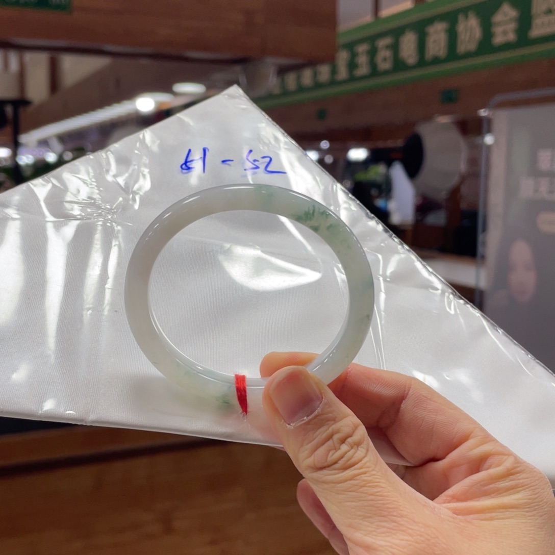 翡翠未镶嵌手镯翡翠