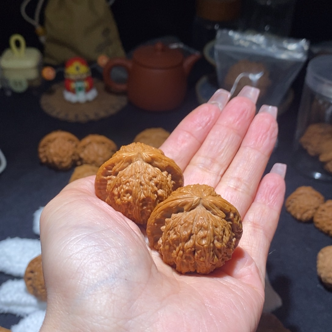 文玩核桃吊坠白狮子39