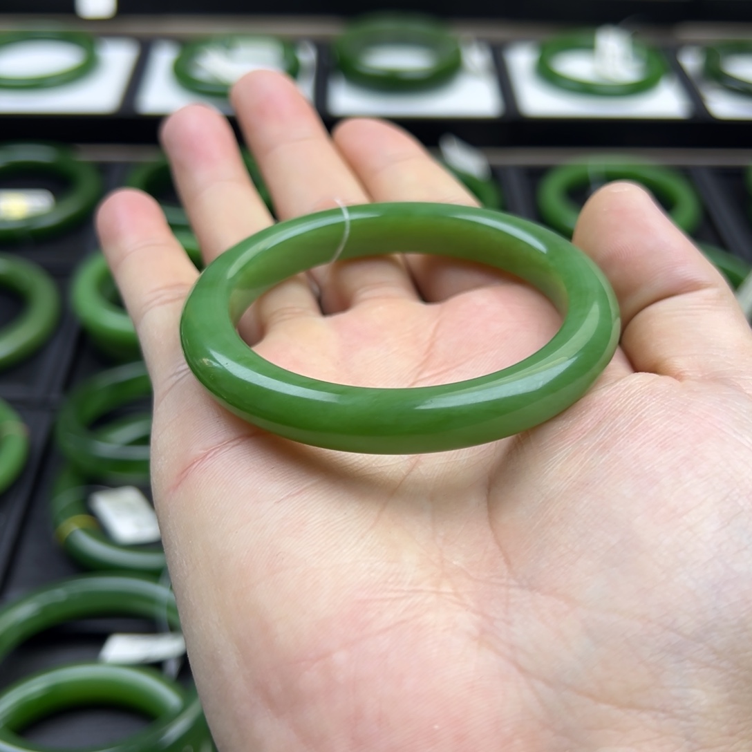 _****和田玉（碧玉）未镶嵌手镯