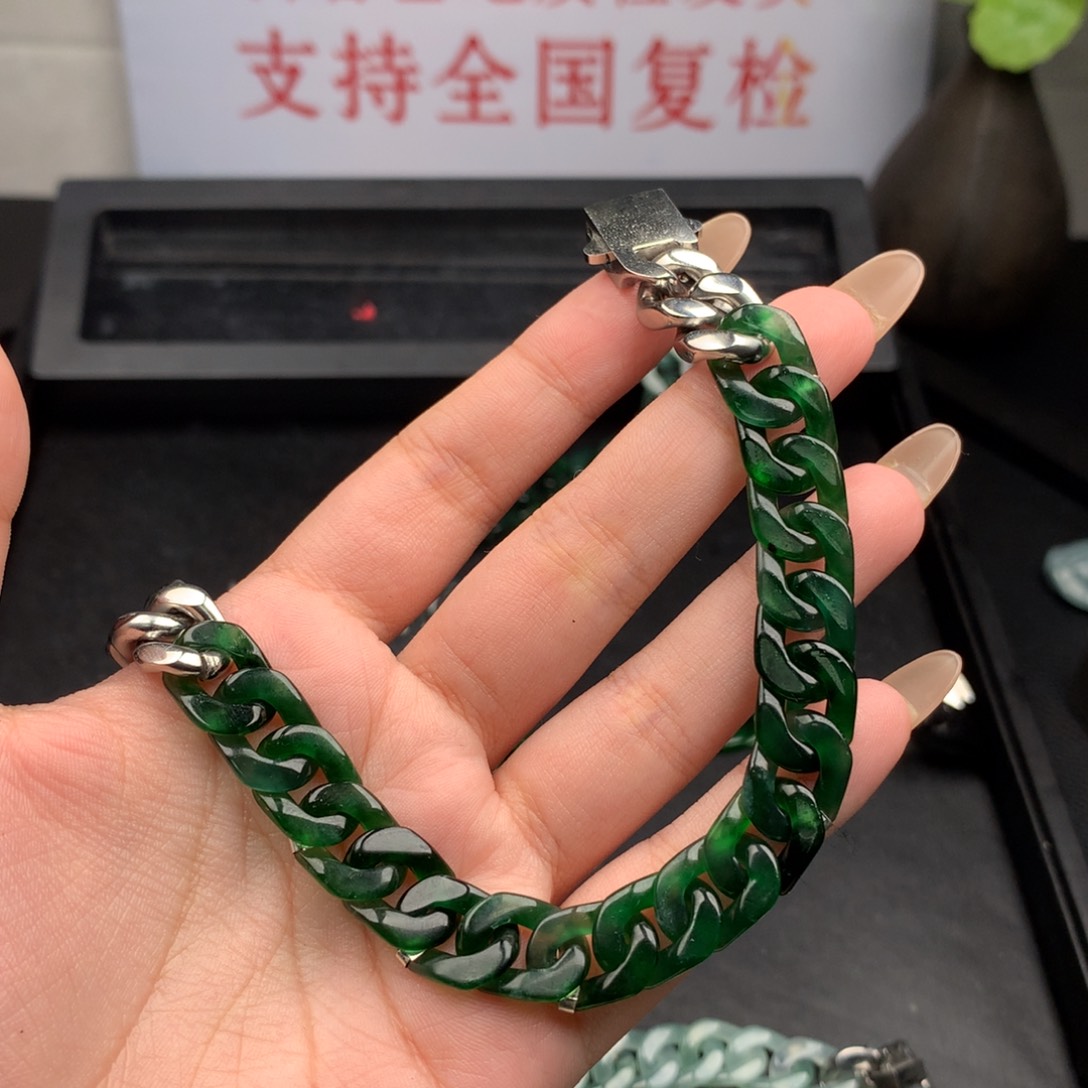 帅***一翡翠未镶嵌手链000003