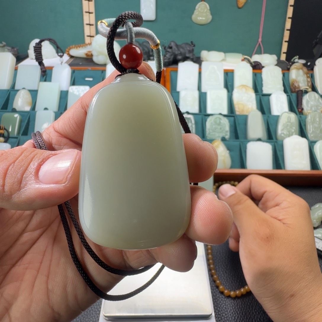 和田玉挂件未镶嵌