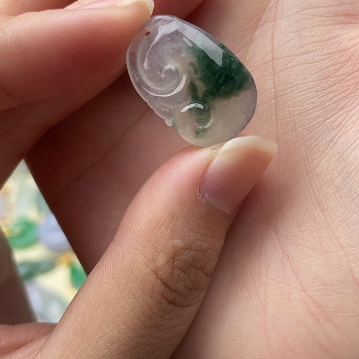 翡翠未镶嵌颈饰11